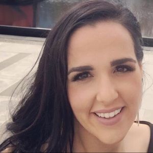 Meet your Posher, Elena